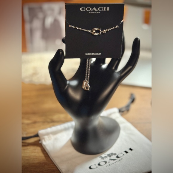 NEW‼️ COACH SIGNATURE “C” CRYSTAL SILVER SLIDER BRACELET - Picture 3 of 13
